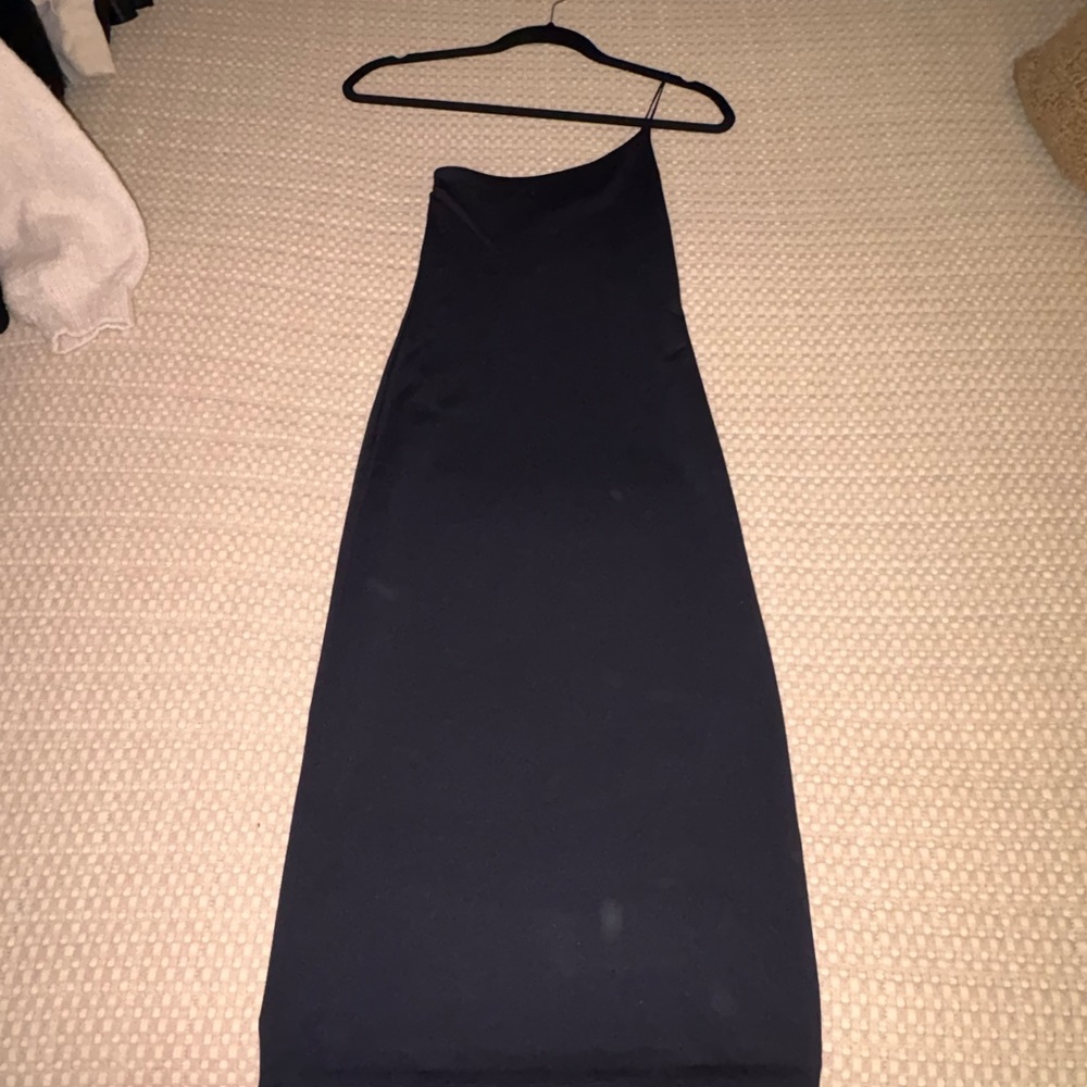 Aritzia Babaton Black One-Shoulder Midi Dress